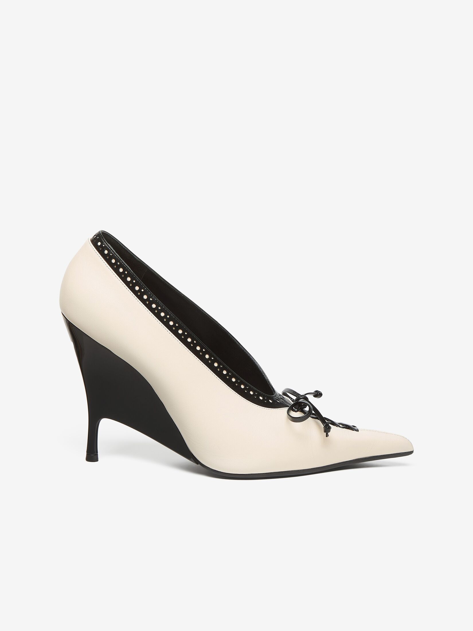 Alexander McQueen 麦昆 McQueen | 中国官网 | Alexander McQueen